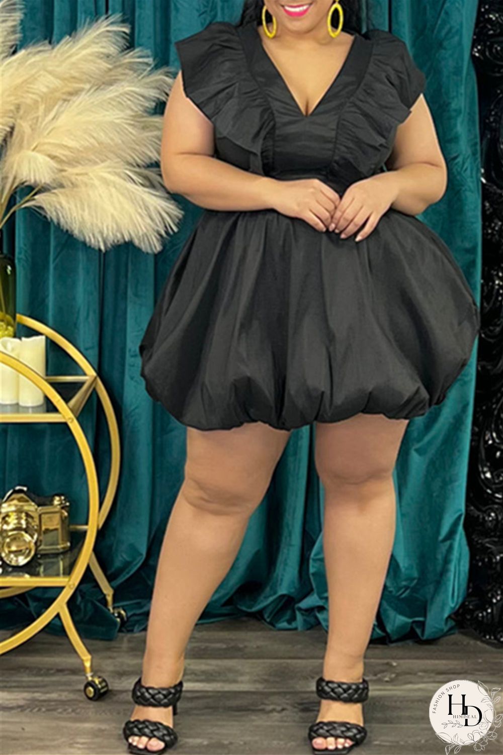 Black Plus Size Casual Sweet Solid Hollowed Out Flounce V Neck Bud