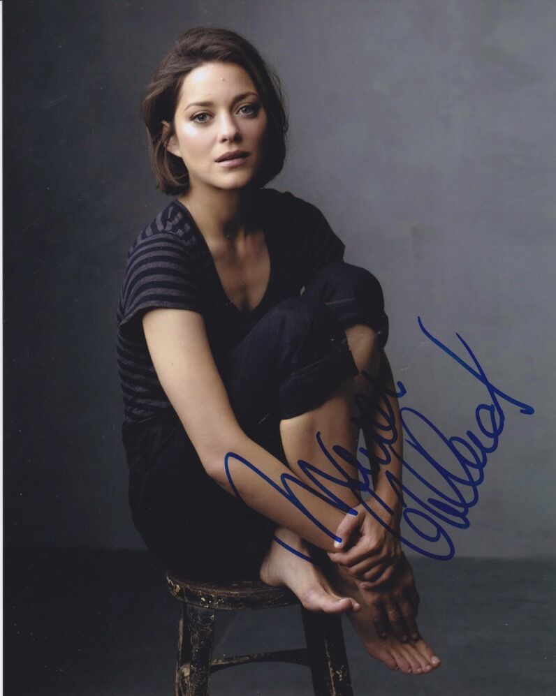 Marion Cotillard signed 8X10 Photo Poster painting