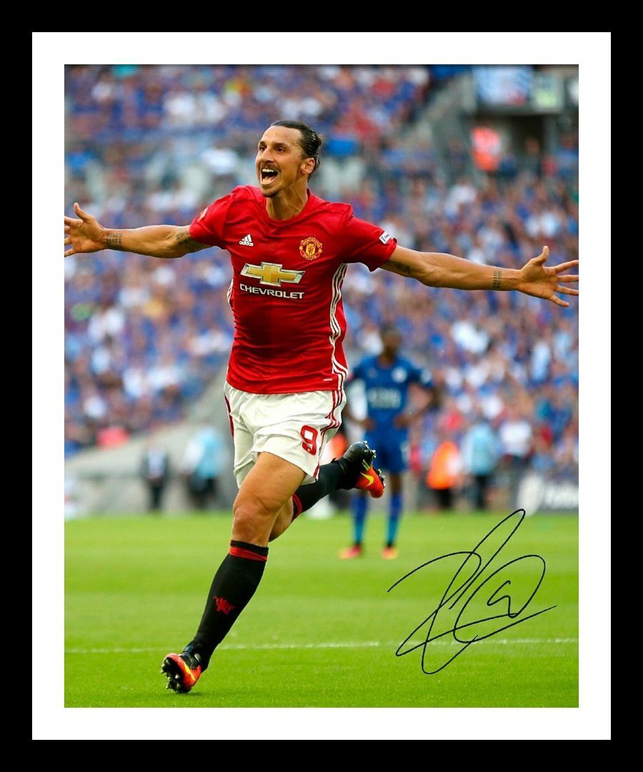 Zlatan Ibrahimovic - Manchester United Autograph Signed & Framed Photo Poster painting 2