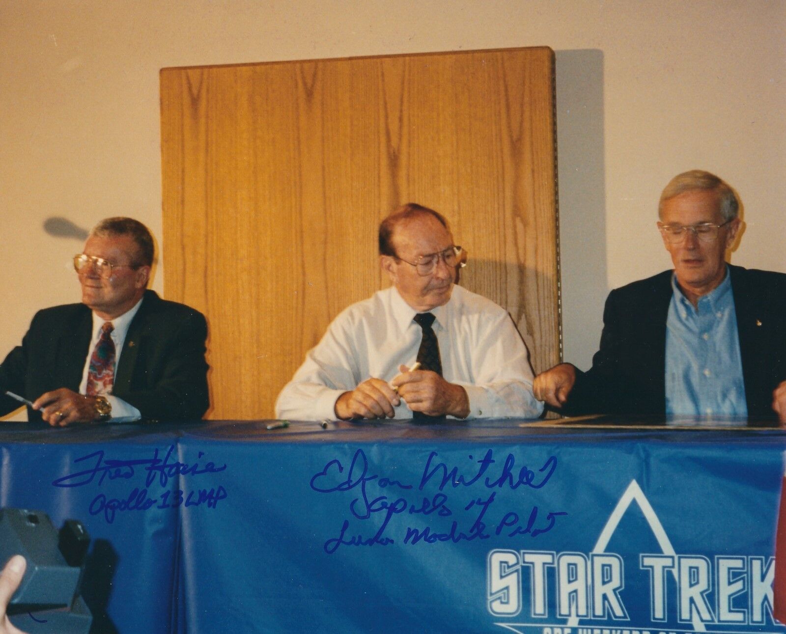 EDGAR MITCHELL & FRED HAISE SIGNED 8x10 Photo Poster painting - UACC RD - APOLLO 14 & APOLLO 13