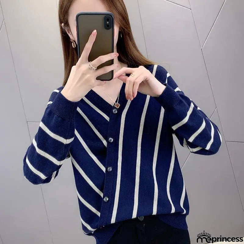 Casual and Fashionable winter Cardigan