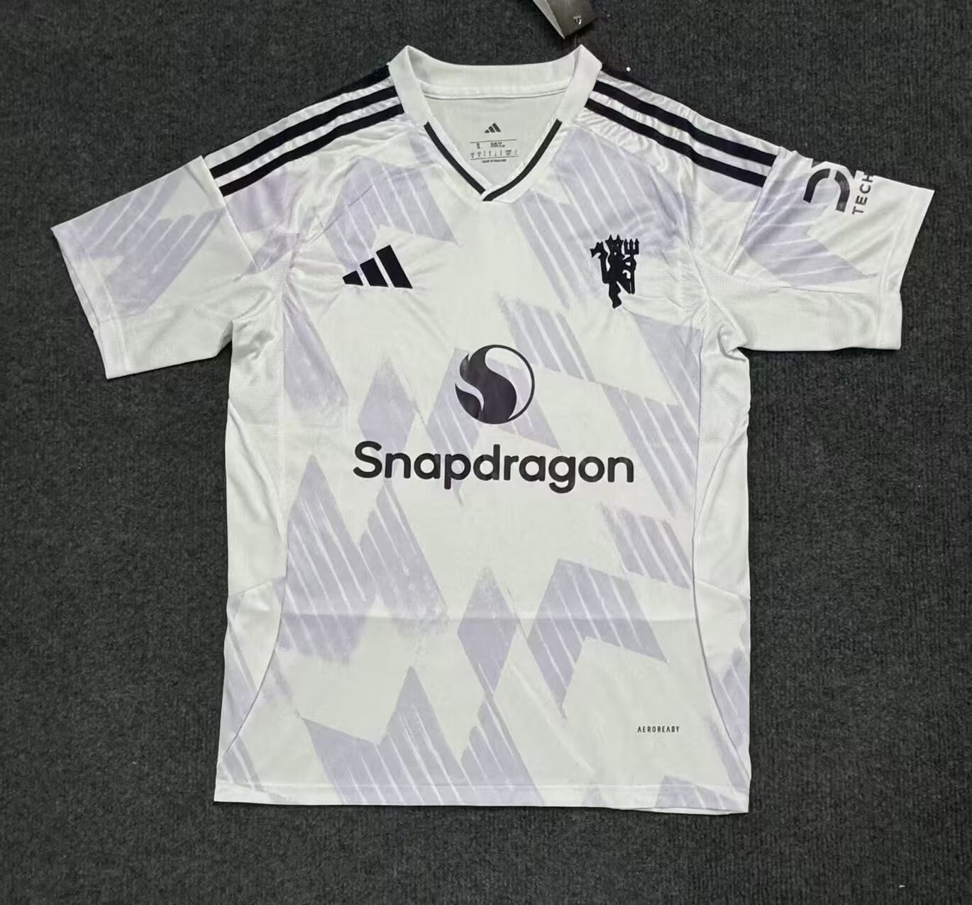 25/26 Football Shirt Manchester United Away Thai Quality