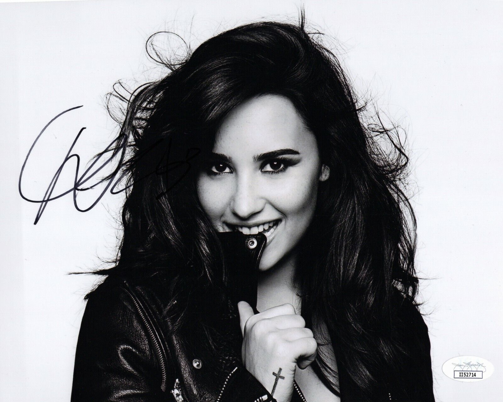 ~ DEMI LOVATO Authentic Hand-Signed SINGER POP STAR