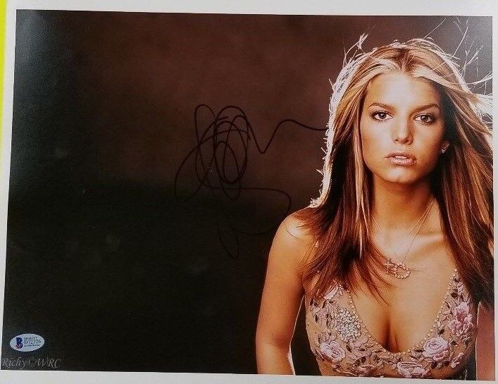 Jessica Simpson signed 11X14