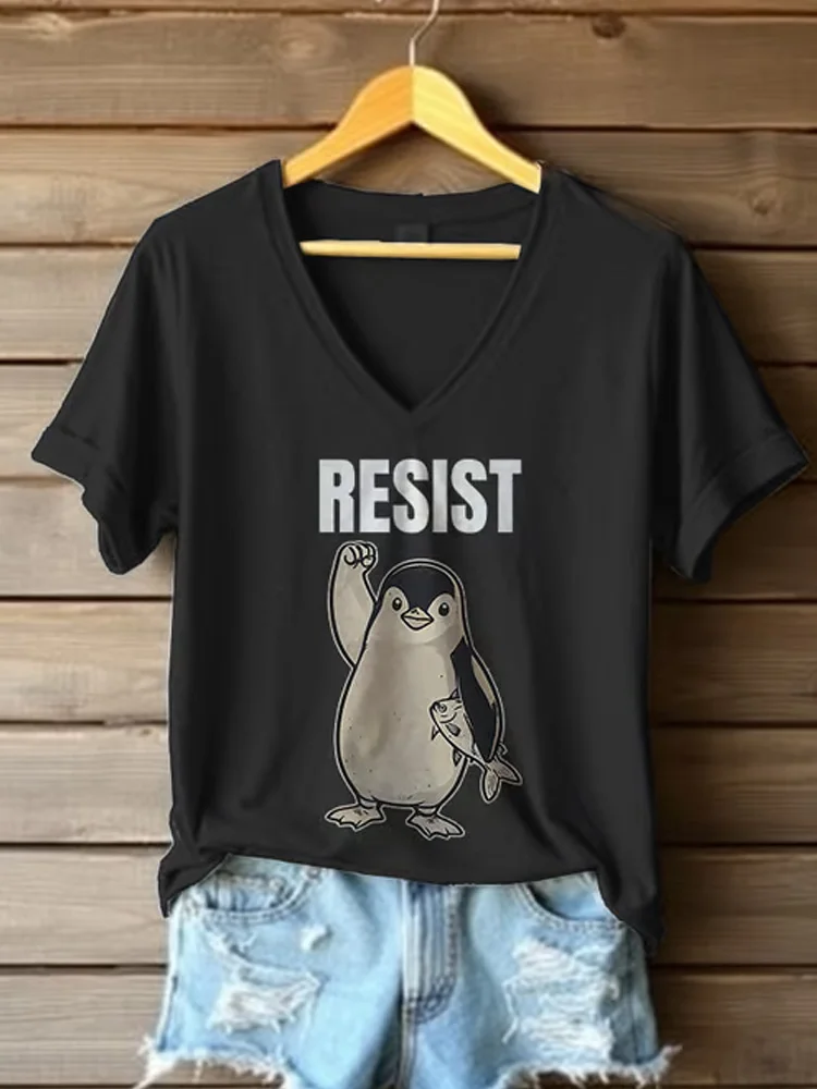 VChics Women's Retro Penguins Resist Print T-shirt