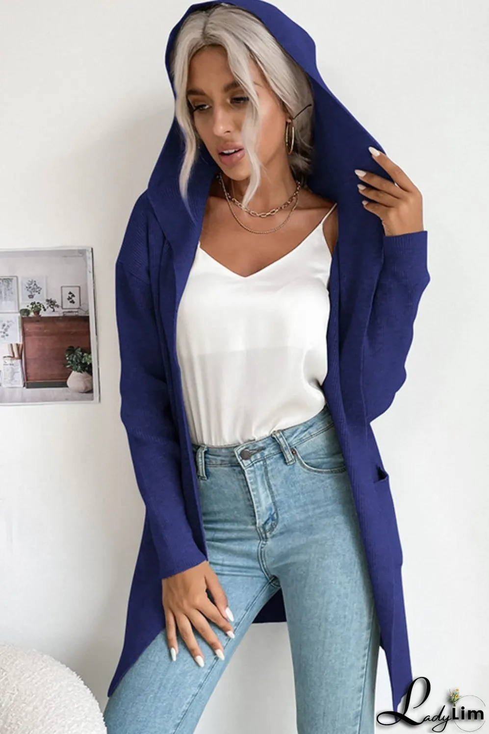 Effortless and Trendy Cardigan
