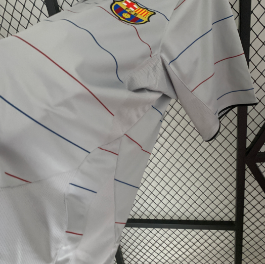 Retro Barcelona 03/04 Away Football Shirt Thai Quality