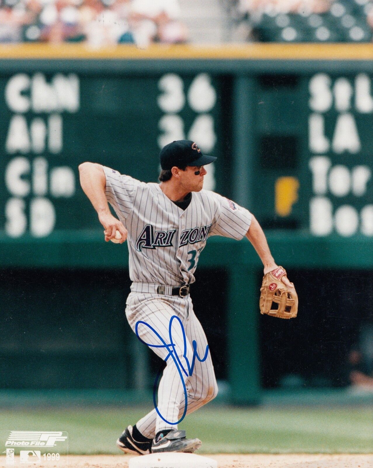 JAY BELL signed (ARIZONA DIAMONDBACKS) Baseball 8X10 Photo Poster painting W/COA #3