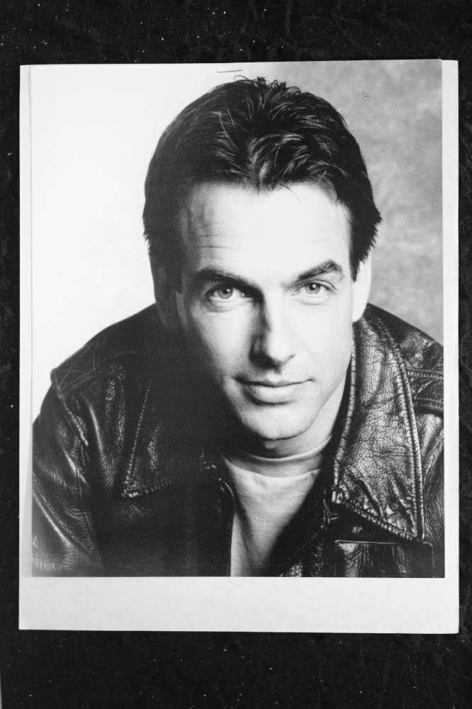 Mark Harmon - 8x10 Headshot Photo Poster painting w/ Resume - Chicago hope