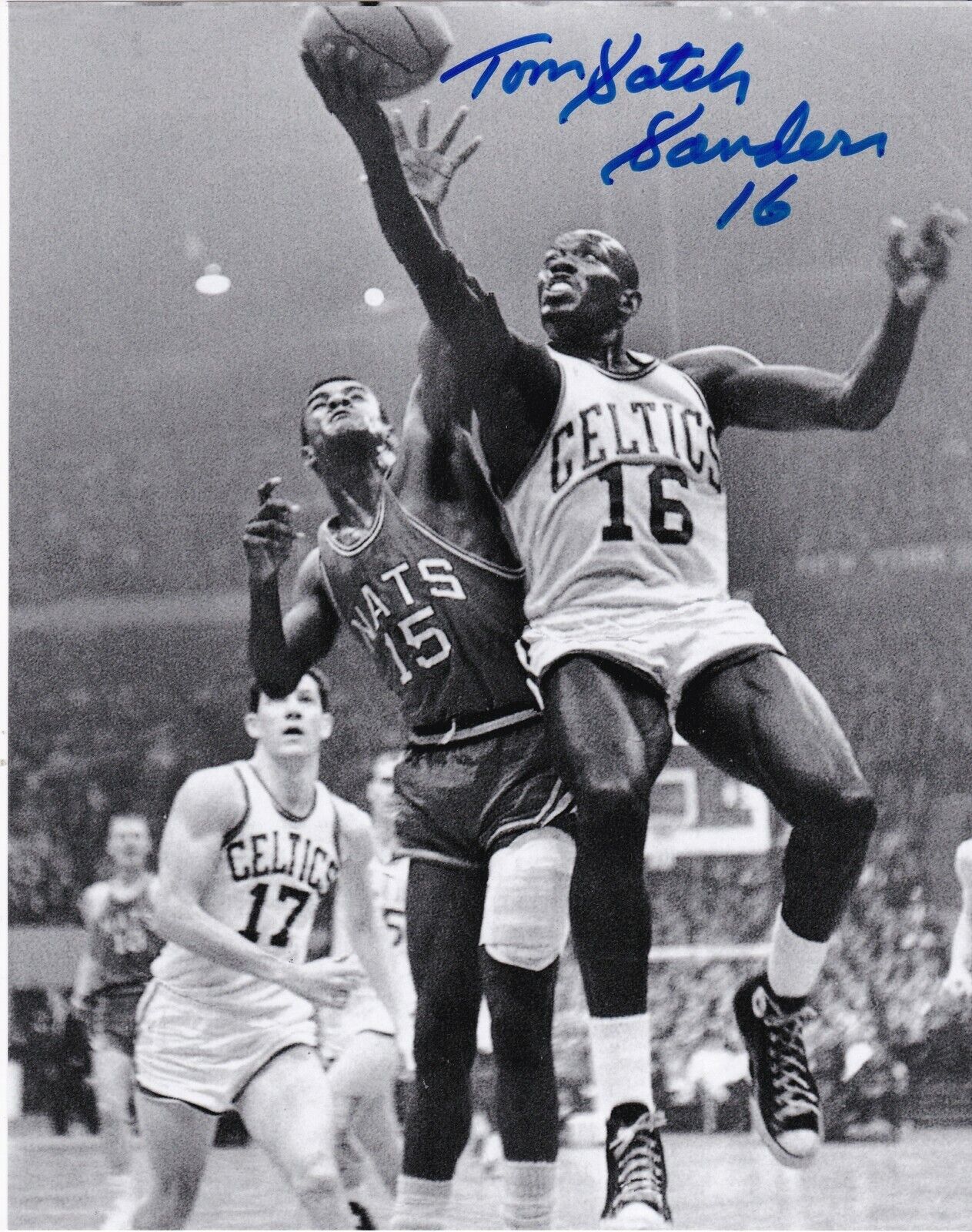 SATCH SANDERS BOSTON CELTICS ACTION SIGNED 8x10