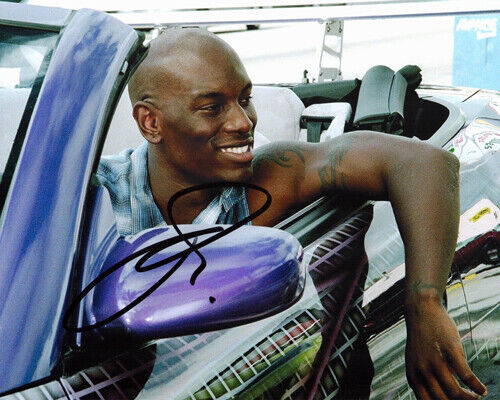 Autographed Photo Poster painting Tyrese Gibson Signed 8 x 10