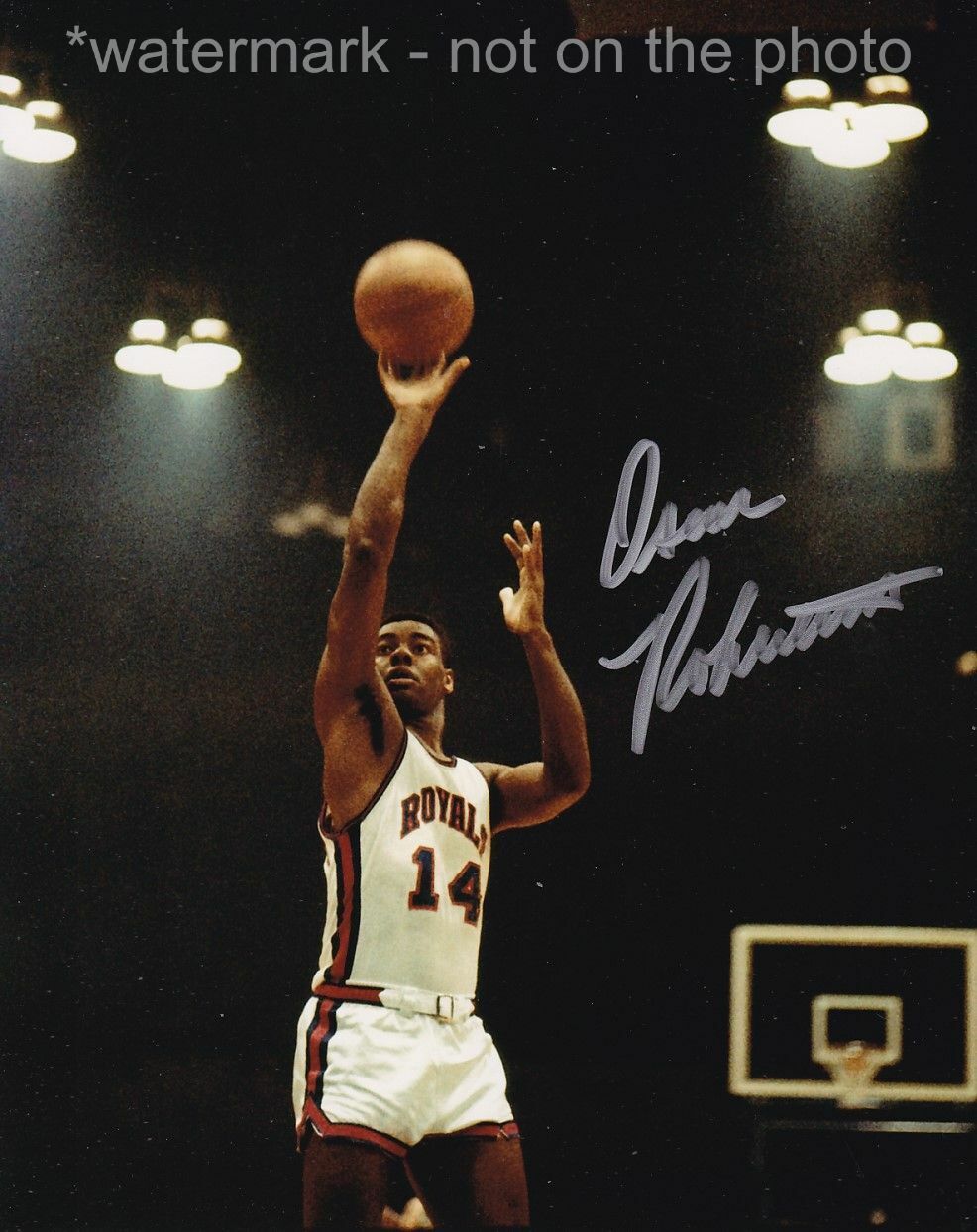 OSCAR ROBERTSON SIGNED AUTOGRAPH 8X10 Photo Poster painting CINCINNARI ROYALS MILWAUKEE BUCKS