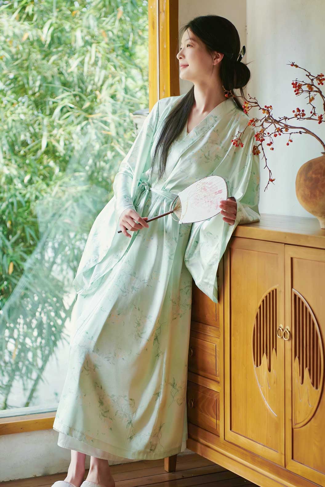 Kimono Robe Green Silk Satin with Wide Sleeves and Chinese Style Kimono - ちゃまつり Stupa Stones