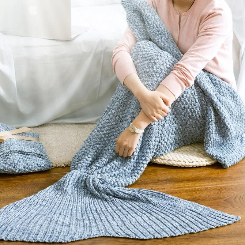 Blue/Red Mermaid Tail Knitted Blanket SP164884