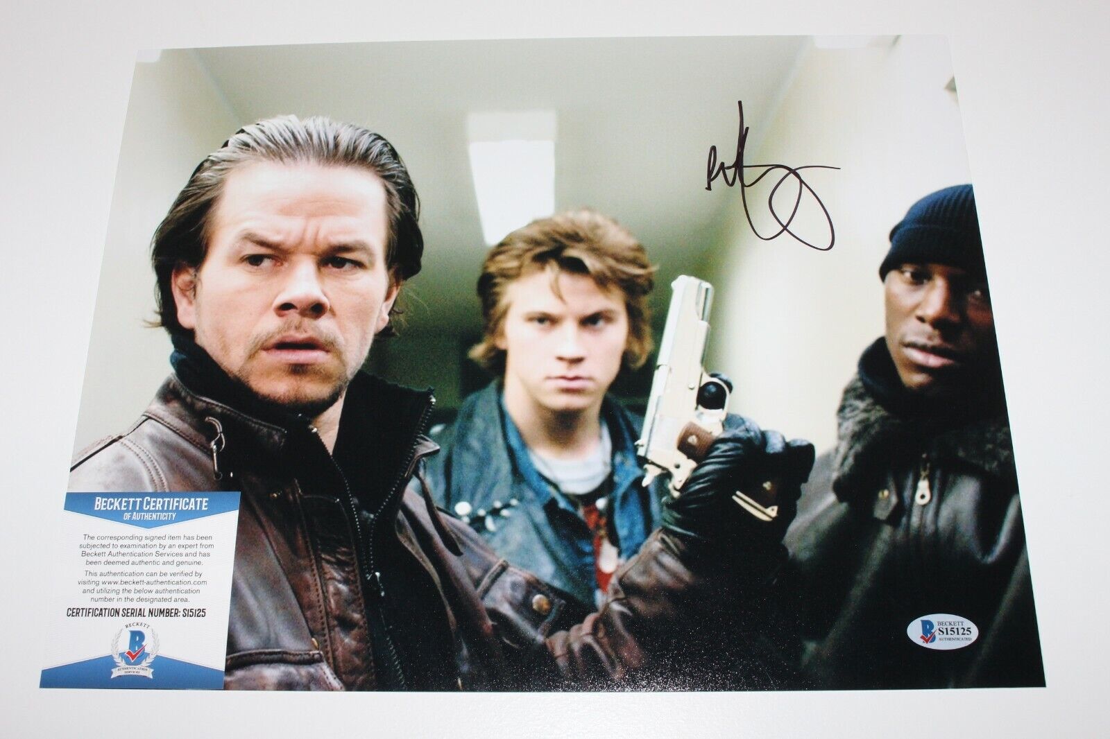 ACTOR MARK WAHLBERG SIGNED 'FOUR BROTHERS' 11x14 MOVIE Photo Poster painting BECKETT COA MILE 22