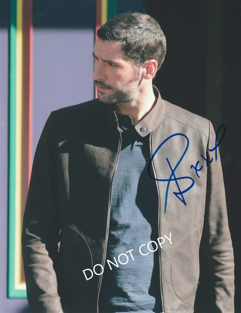 tom ellis Lucifer 8 x10 20x25 cm Autographed Hand Signed Photo Poster painting