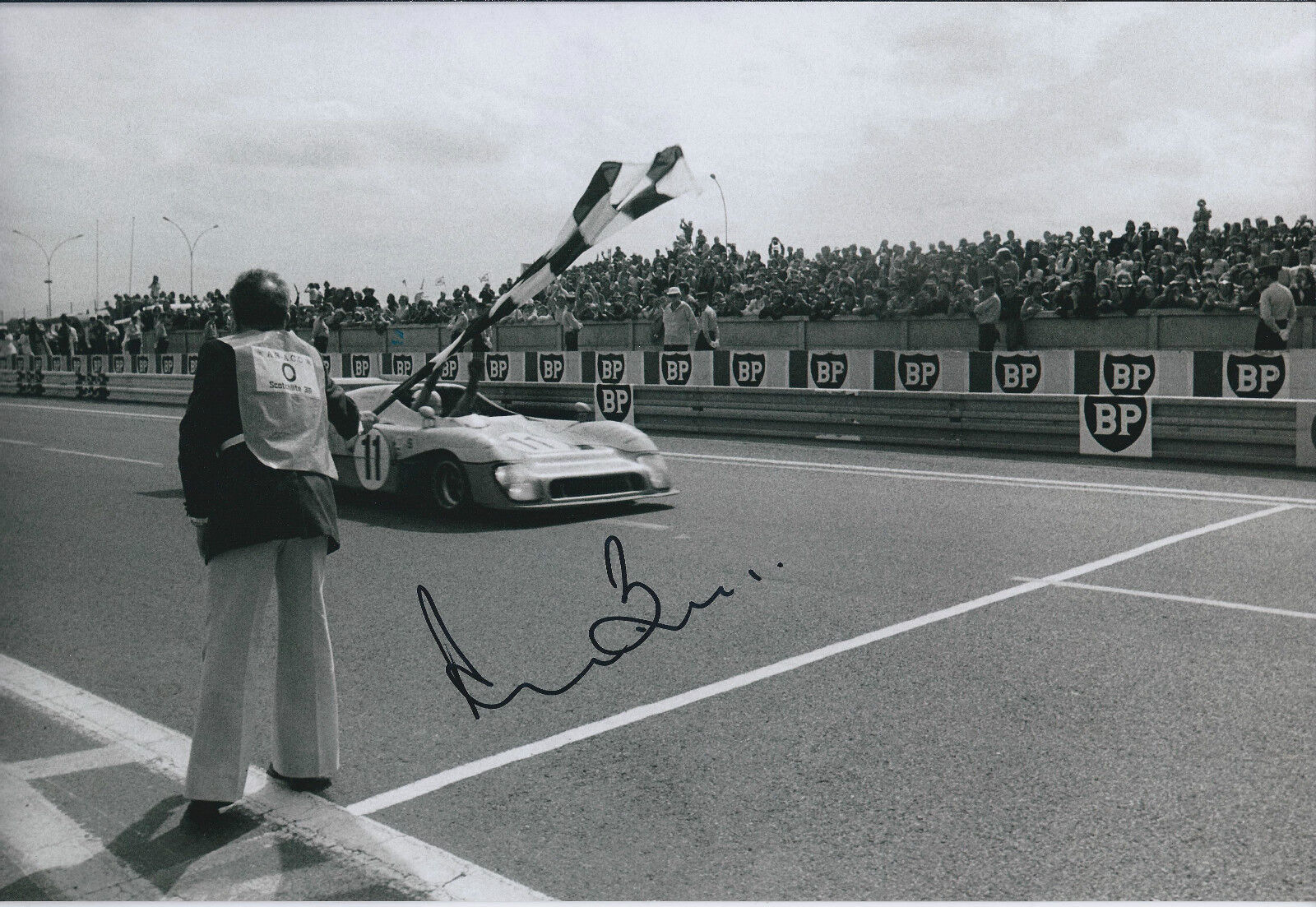 Derek BELL Signed 12x8 Photo Poster painting Autograph AFTAL COA Ford Cosworth Gulf Le Mans 24hr