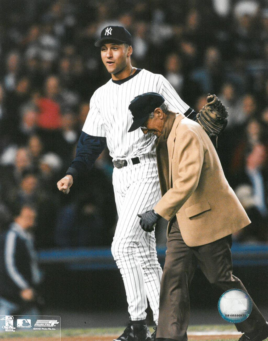 Derek Jeter/Cap Ripken Jr. Unsigned 8x10 Photo Poster painting US#2022