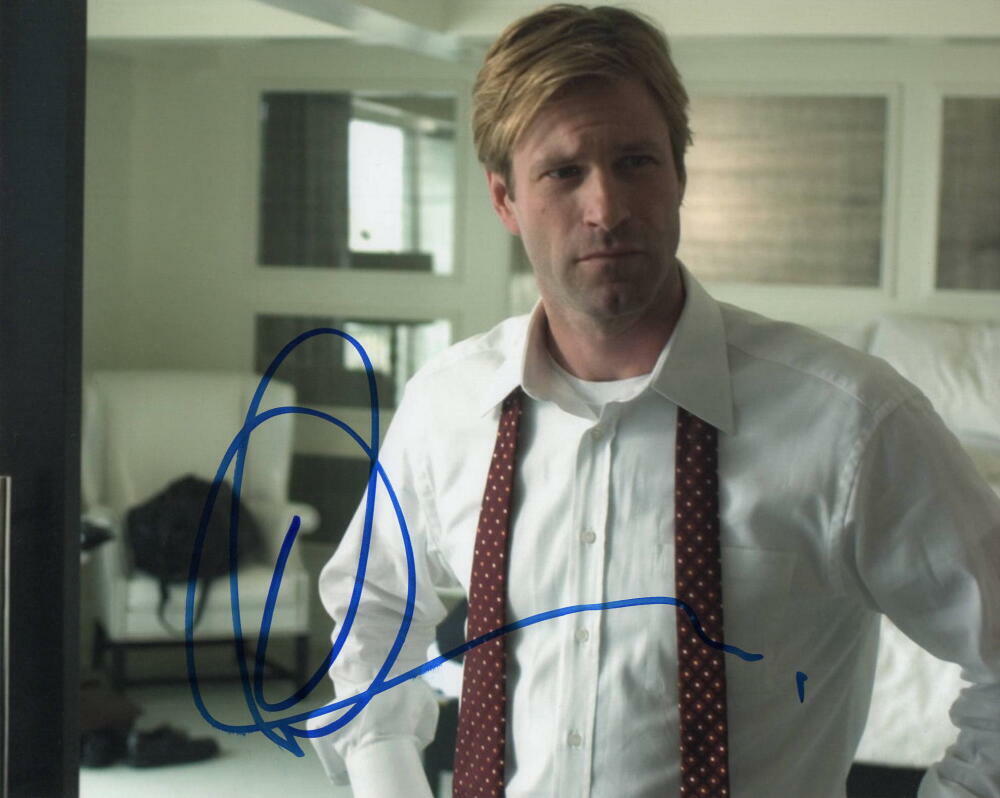 AARON ECKHART SIGNED AUTOGRAPH 8X10 Photo Poster painting - BATMAN THE DARK KNIGHT, SULLY STUD