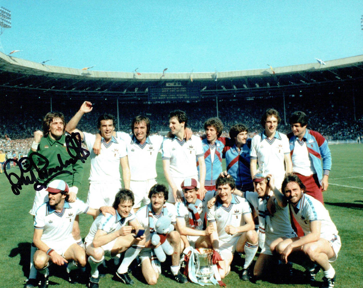 Phil PARKES Signed Autograph West Ham United Legend 10x8 Photo Poster painting B AFTAL COA