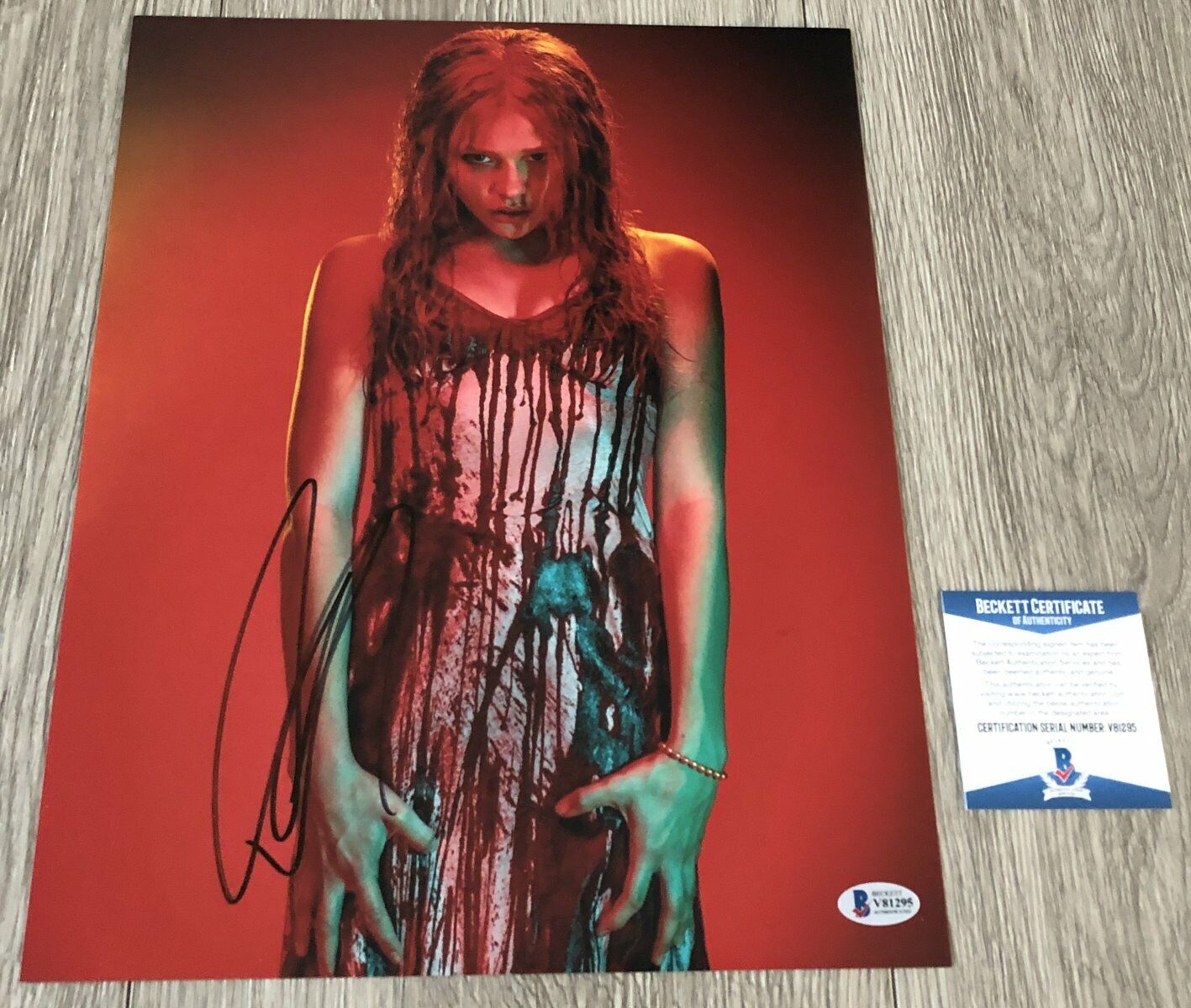 CHLOE GRACE MORETZ SIGNED CARRIE 11x14 Photo Poster painting w/EXACT PROOF & BECKETT BAS COA