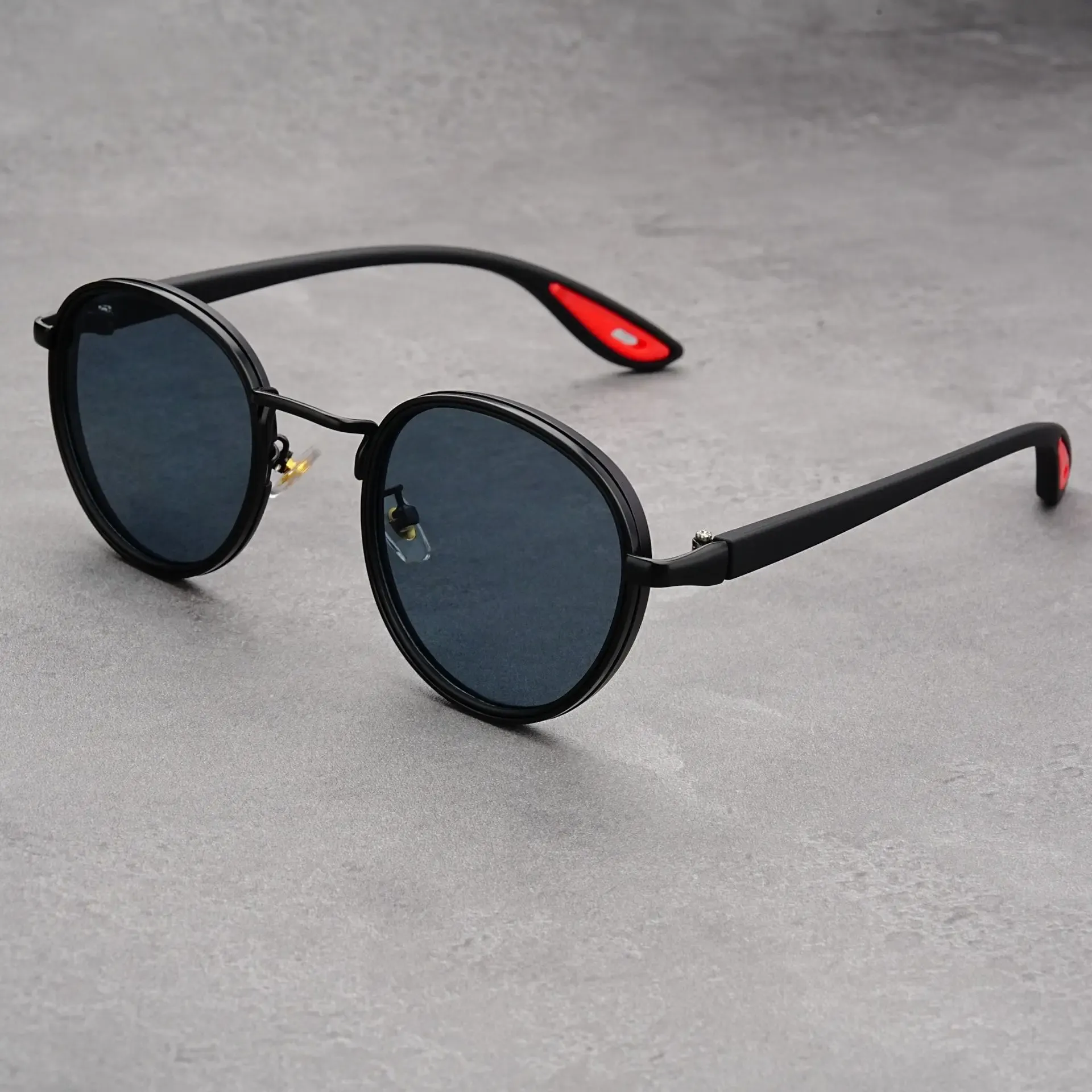 Men's Round Sunglasses &ndash; Vintage Frame &ndash; Gradient UV400 Lenses &ndash; view 2