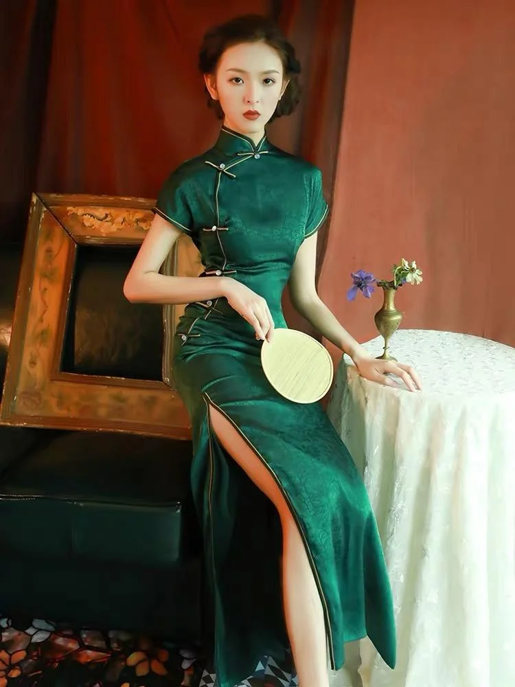 Turtle crack, old Shanghai style  jacquard satin long Qipao