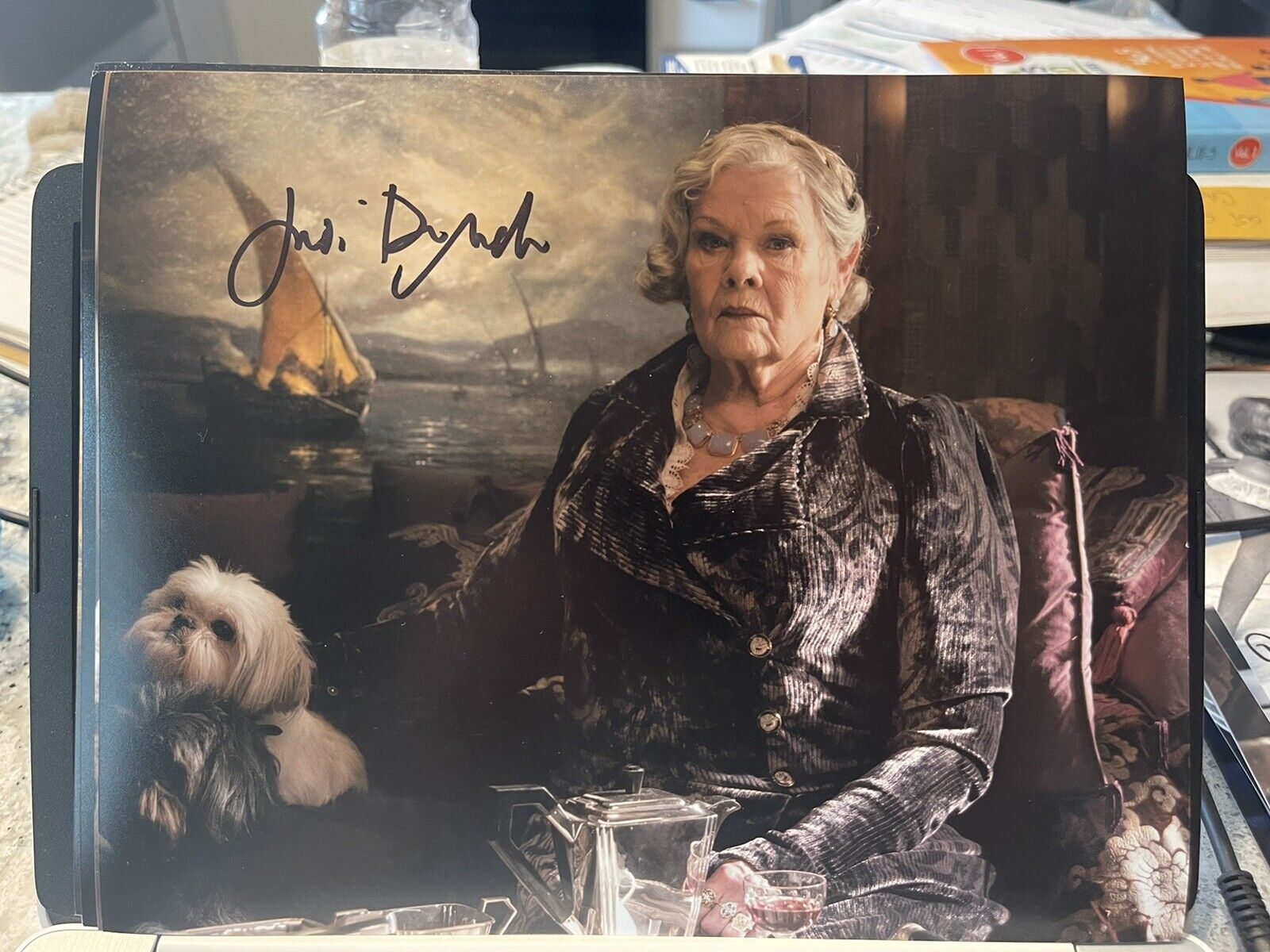 JUDI DENCH SIGNED JAMES BOND M 8x10 MOVIE Photo Poster painting CASINO ROYALE BECKETT COA BAS D1