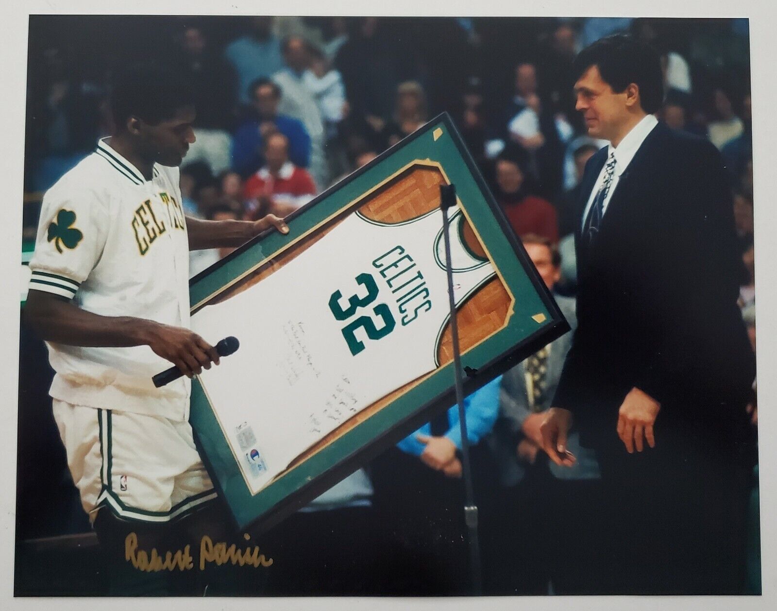 Robert Parish Signed 8x10 Photo Poster painting The Chief Boston Celtics NBA HOF LEGEND RAD