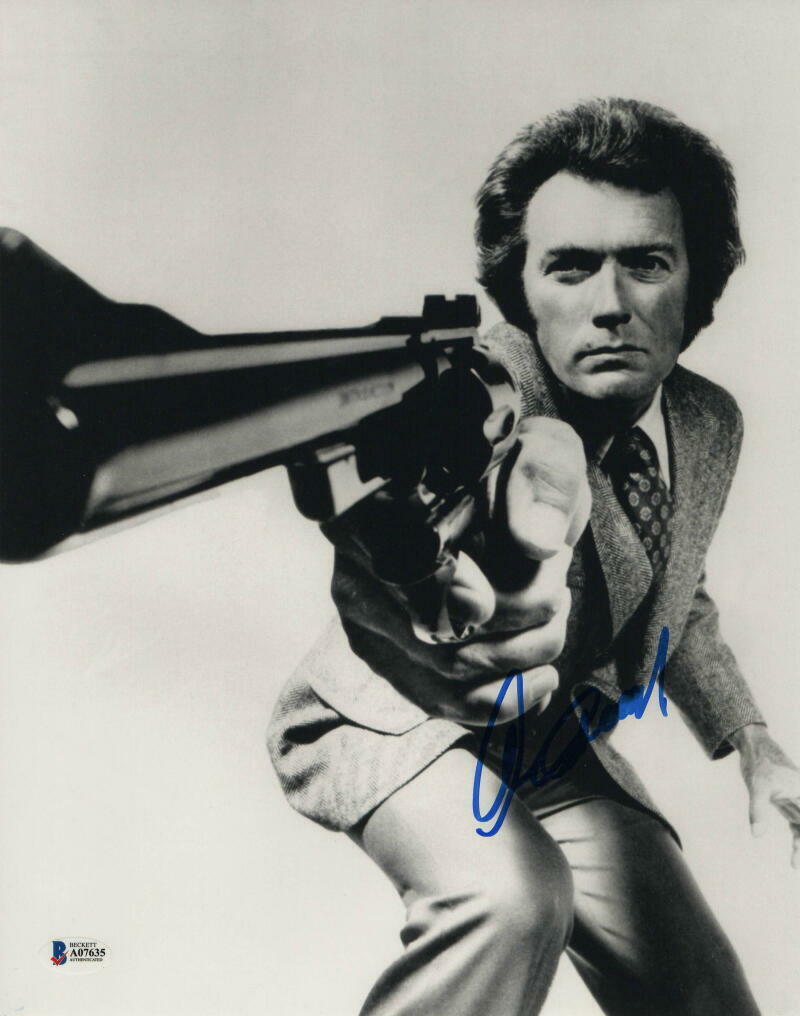 CLINT EASTWOOD SIGNED AUTOGRAPH 11x14 Photo Poster painting - UNFORGIVEN, CLASSIC POSE, BECKETT