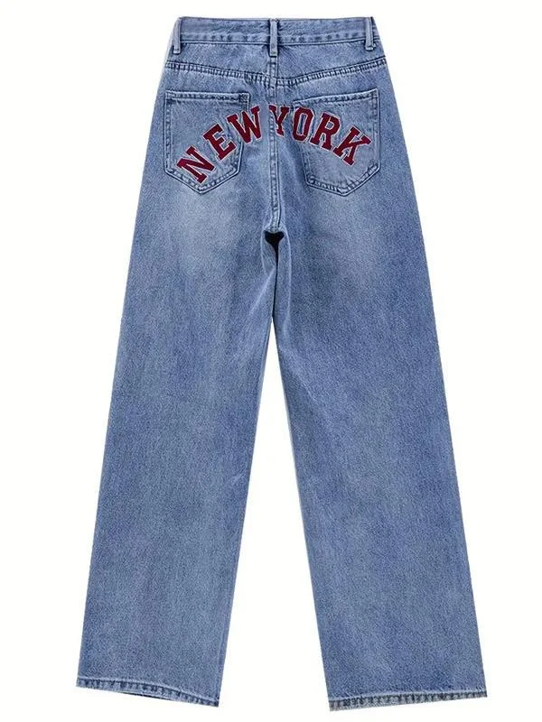 Brownm boyfriend jeans with an embroidered motif on the back