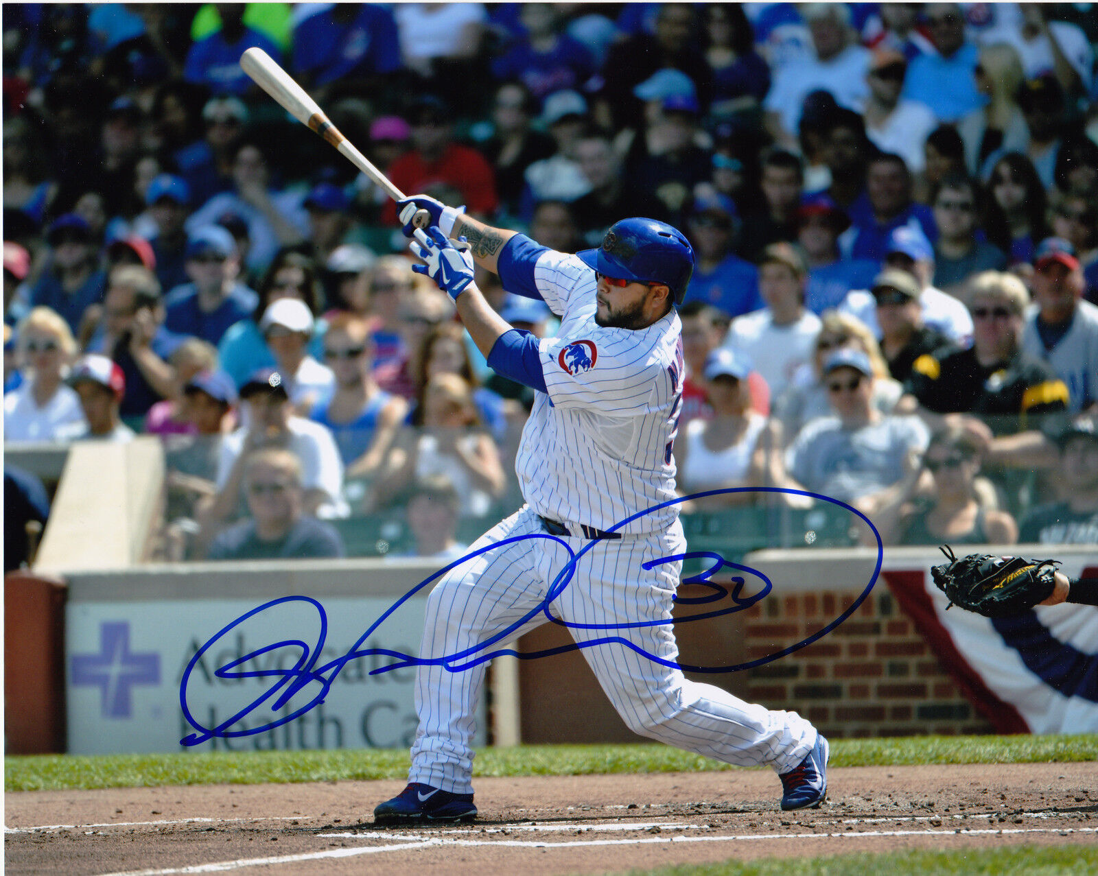 DIONER NAVARRO CHICAGO CUBS ACTION SIGNED 8x10