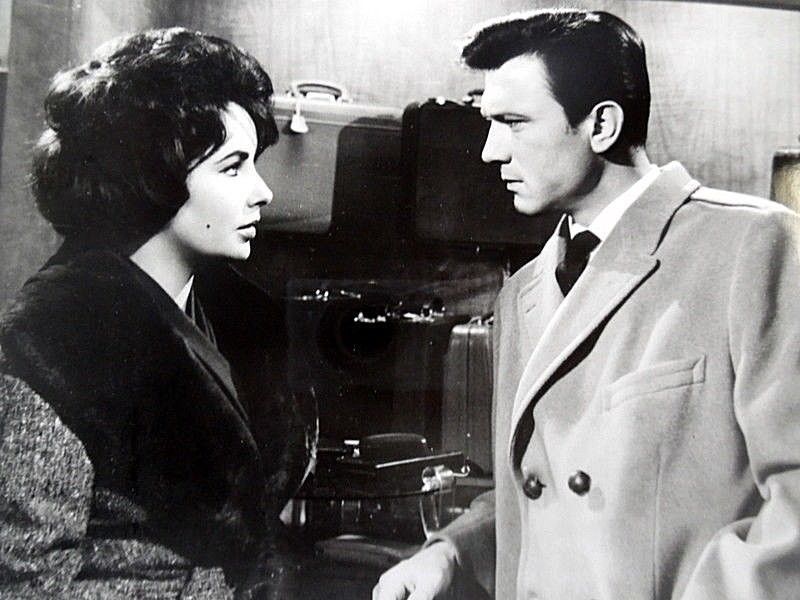 ELIZABETH TAYLOR Movie Film 7 x 9 Photo Poster painting Butterfield 8 Laurence HARVEY ak1510