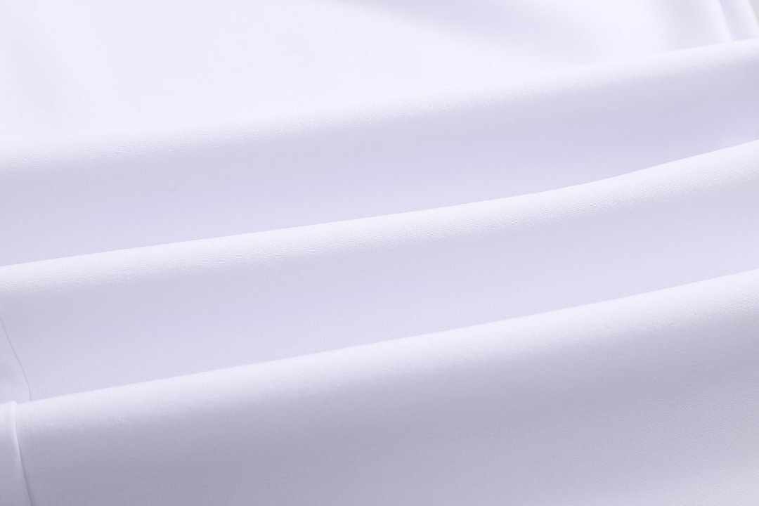 White Lineart Print 2-Piece Walking Set