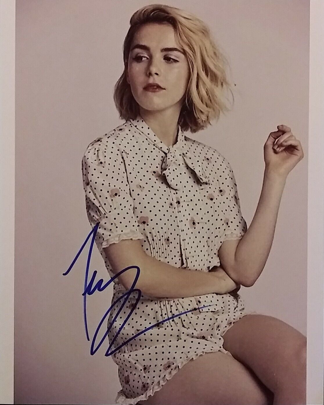 Kiernan shipka signed 8 x 10