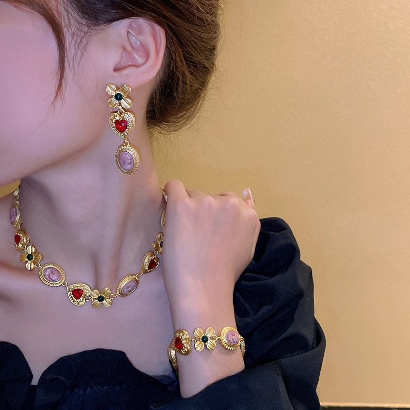 Mid-century Modern Flower Metal Diamond Inlay Necklaces