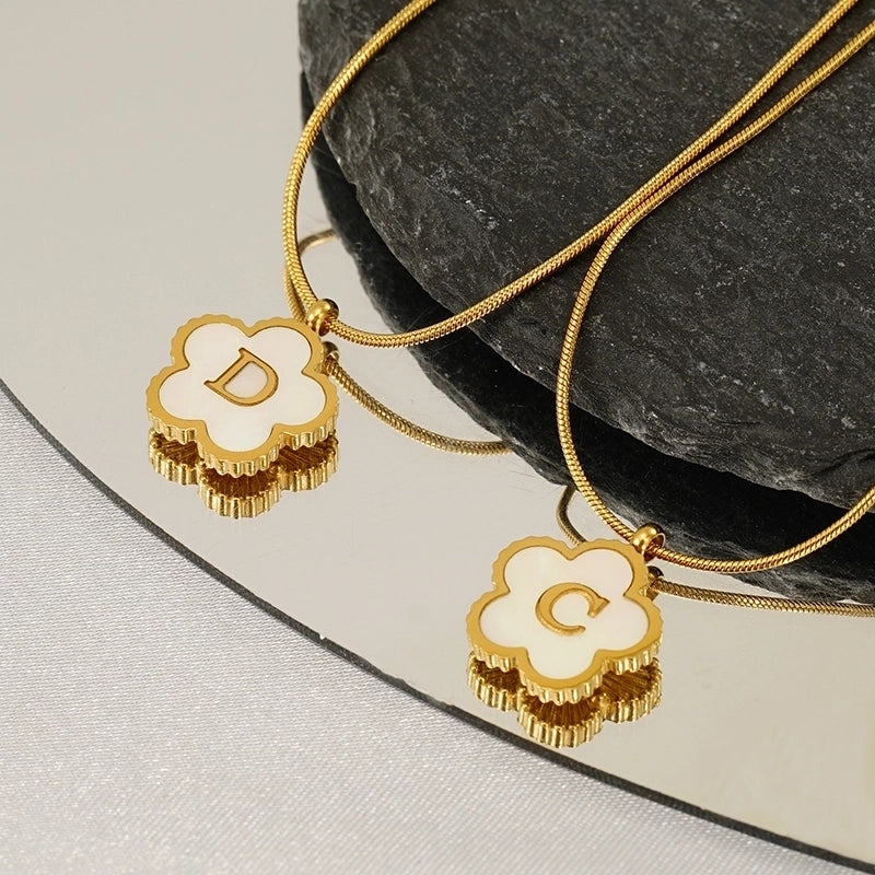 Basic Classic Style Letter Flower 304 Stainless Steel Shell 18K Gold Plated Plating Inlay Pendant Necklace