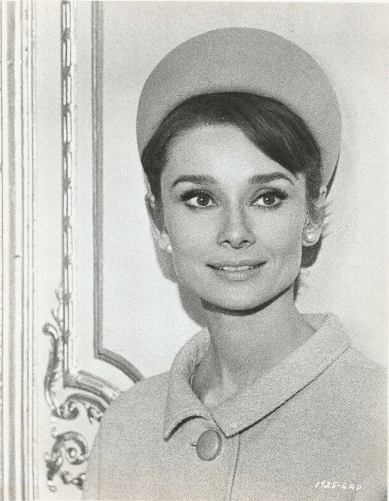 AUDREY HEPBURN-TWO 8X10 MOVIE Photo Poster paintingS=DECEASED BEAUTIFUL MOVIE STAR-FACE-BODY