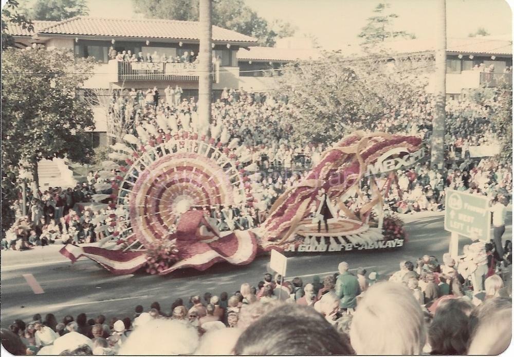 Rose Parade Float ORIGINAL FOUND Photo Poster paintingGRAPH Color PASADENA CALIFORNIA 99 5 N