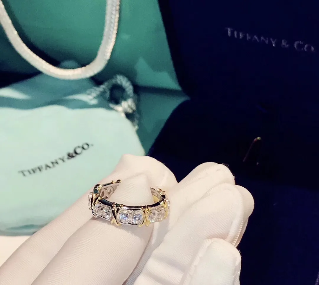 Schlumberger ring Crossed XO diamond ring