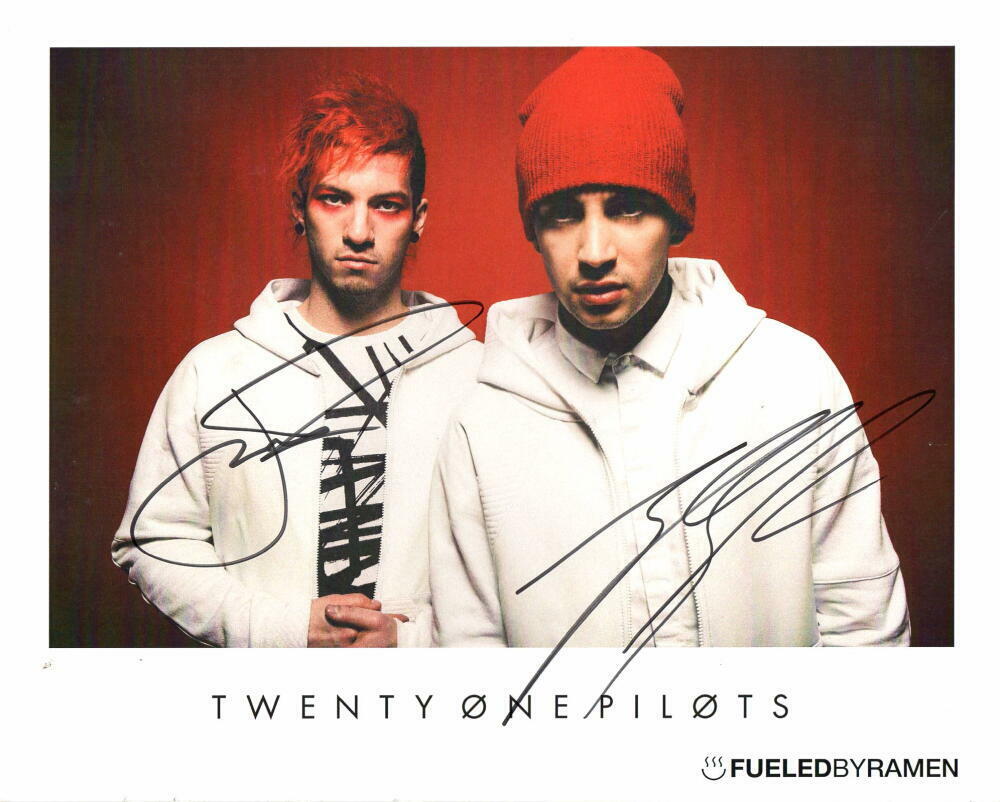 TWENTY ONE PILOTS TYLER & JOSH SIGNED AUTOGRAPH 8X10 Photo Poster painting - RARE EARLY PROMO