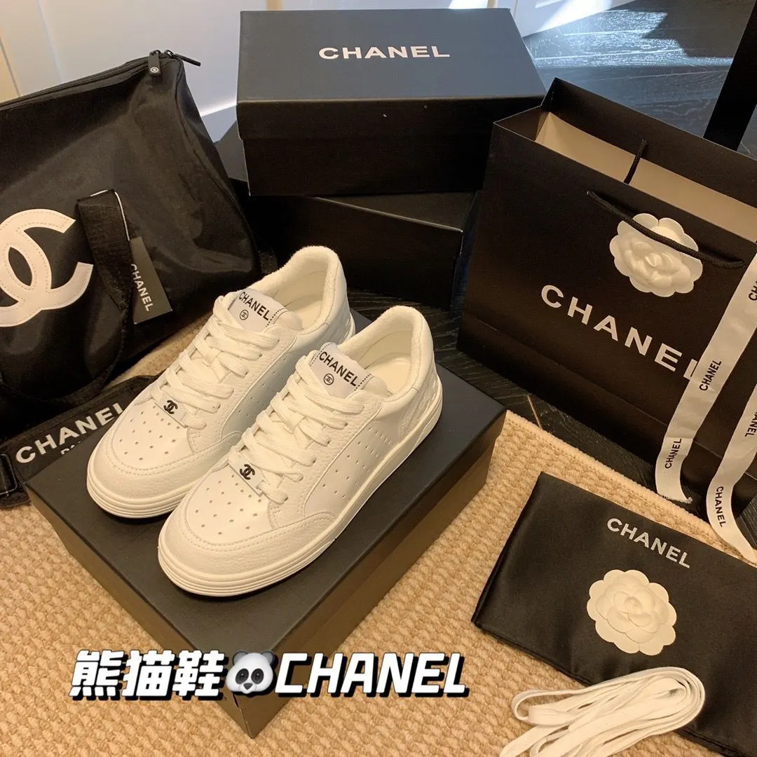 High Version Classic Style Black and White Letter Board Shoes Female Panda Sneaker New Flat Lace-up Board Shoes Casual White Shoes