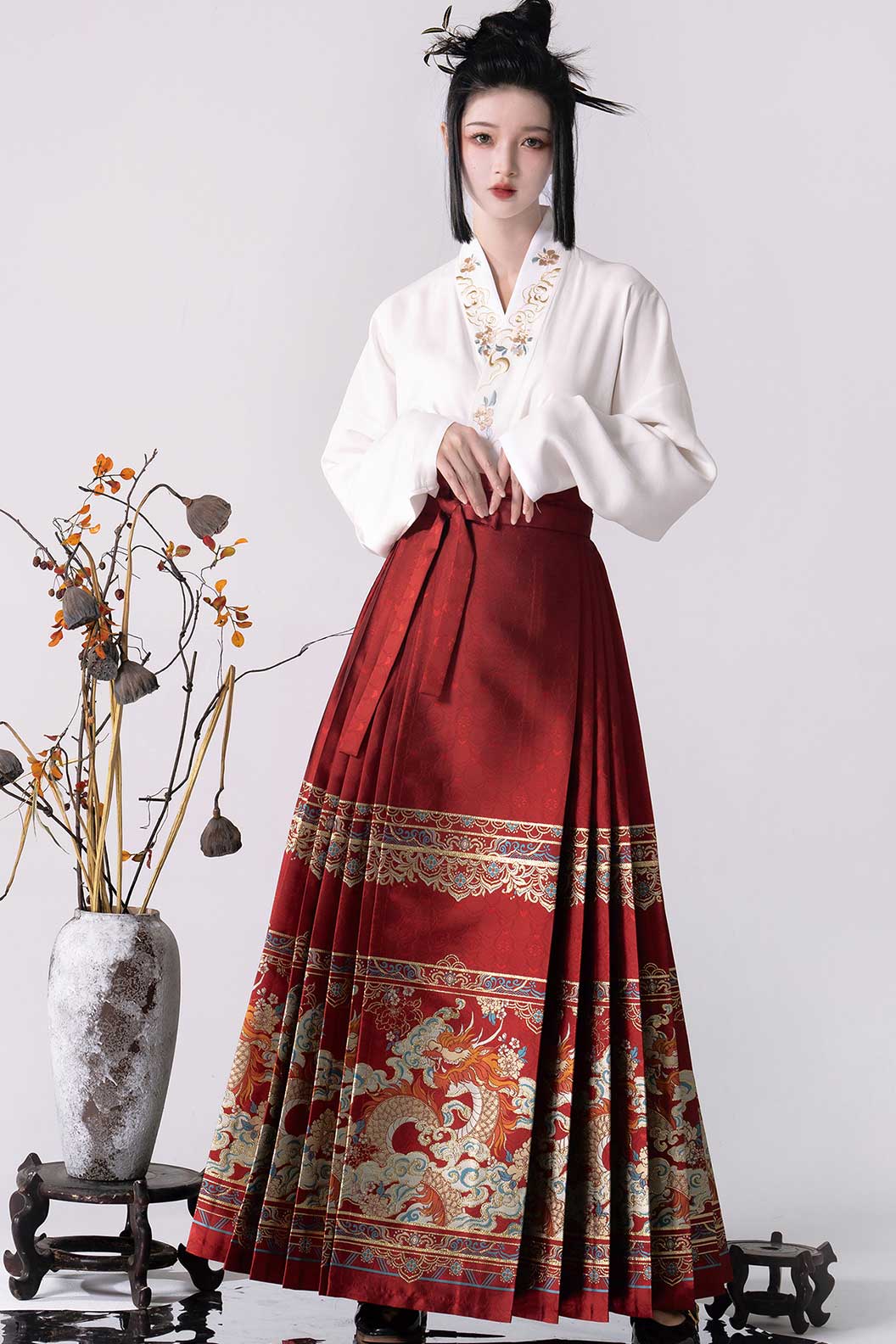 Ming dynasty hanfu snow dragon mamian skirt - xuelong 雪龙  Stupa Stones