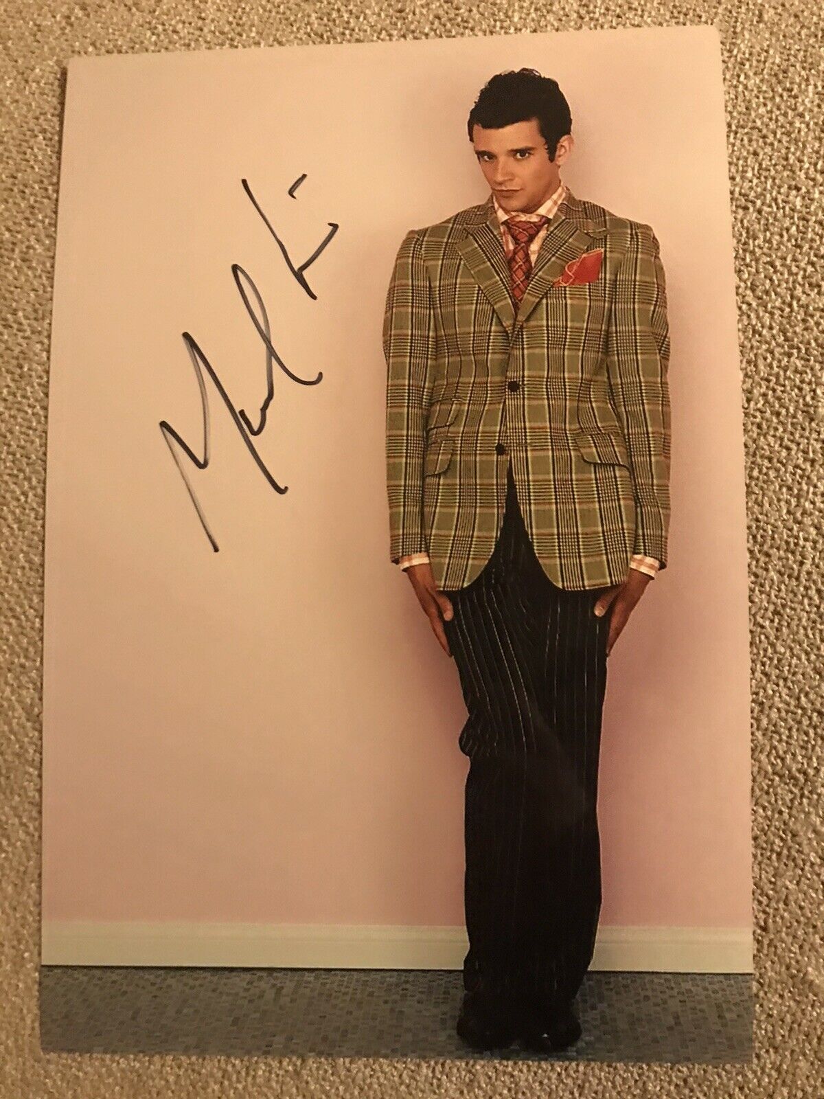 Michael Urie Autograph UGLY BETTY Signed 9x6 Photo Poster painting