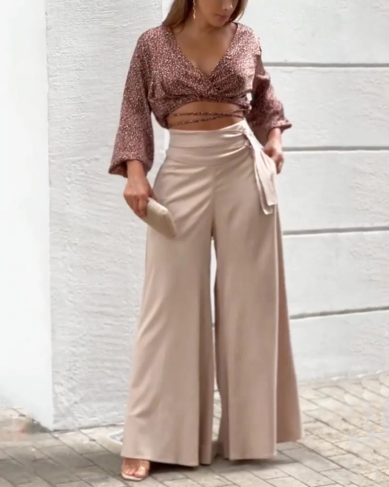 Two-piece set of casual floral top & solid wide-leg pants