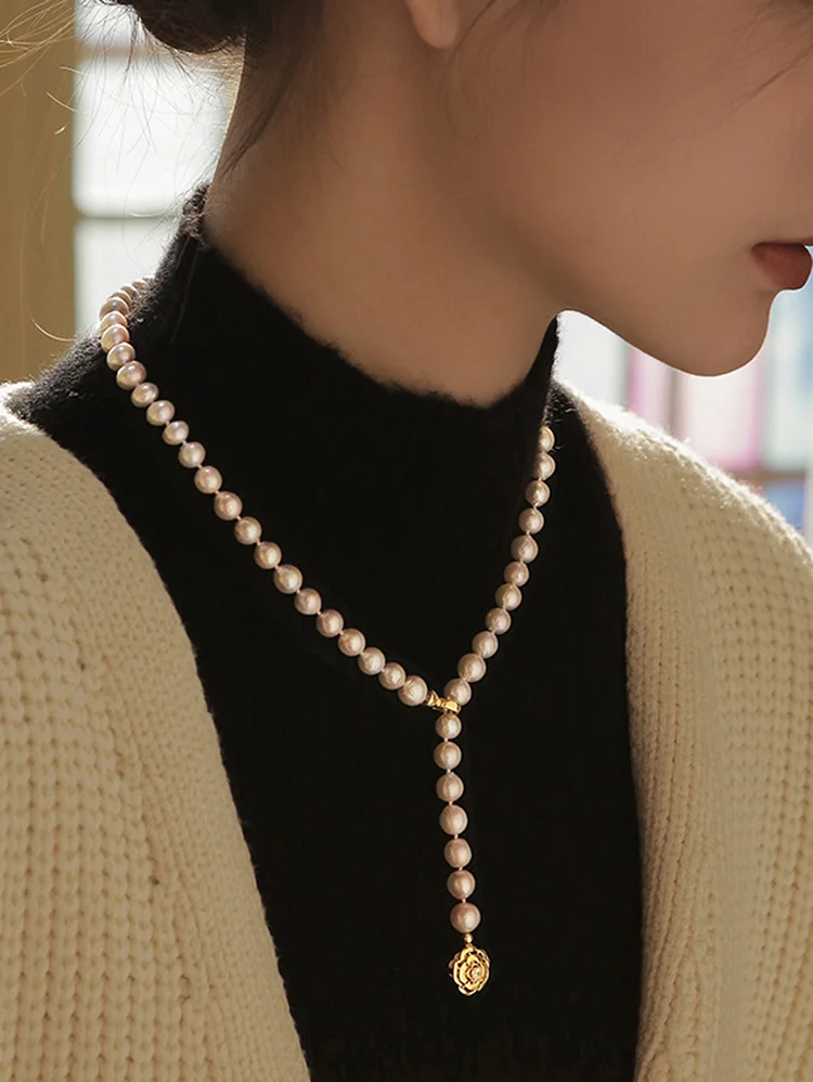 Fashion Floral Pendant Pearl Sweater Chain Necklace