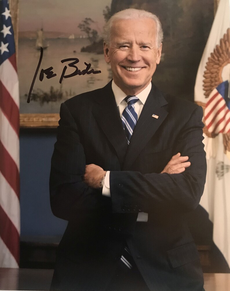 Joe Biden Signed Autographed Glossy 8x10 Photo Poster painting - COA Matching Holograms