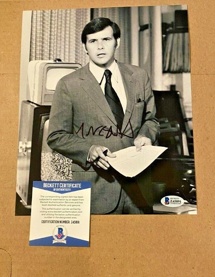 TOM BROKAW SIGNED NBC NEWS 8X10 Photo Poster painting BECKETT CERTIFIED #2