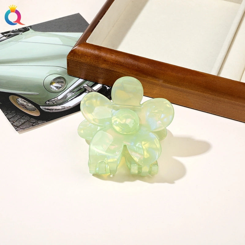 Women’s Minimalist Classic Style Solid Color PVC Hair Claws