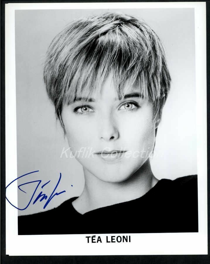 Tea Leoni - Signed Autograph Headshot Photo Poster painting - DEEP IMPACT - Actress